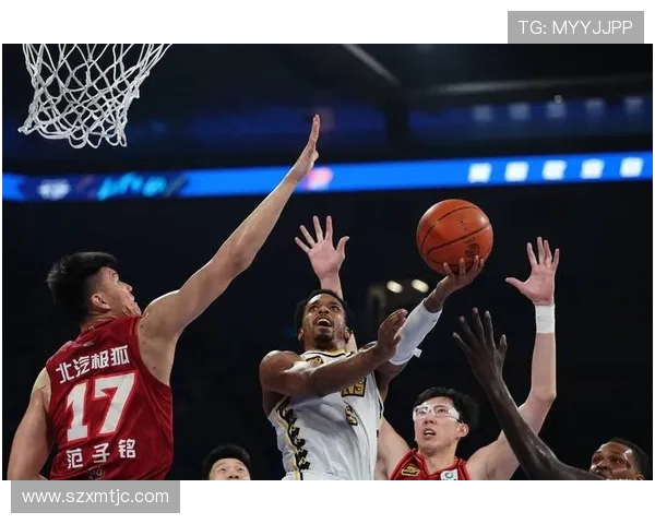 CBA联赛精彩对决北京队迎战广厦队直播盛况全程回顾