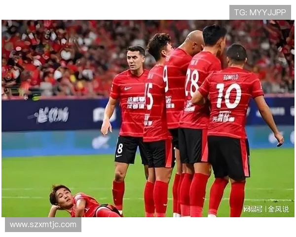 上港与贵州激战正酣比分悬念引发球迷热议与期待